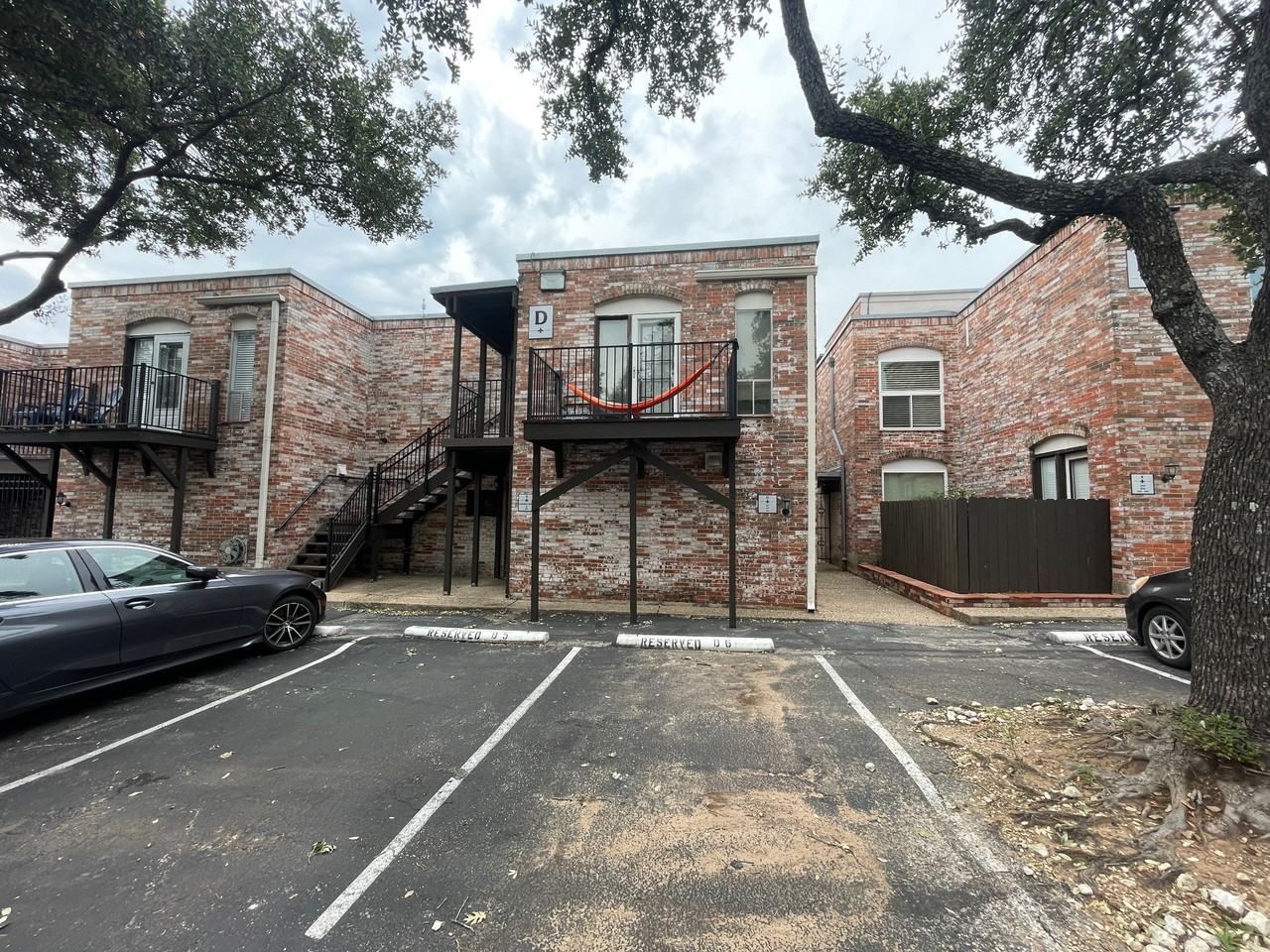 6501 E Hill Dr - Photo 2 of 41