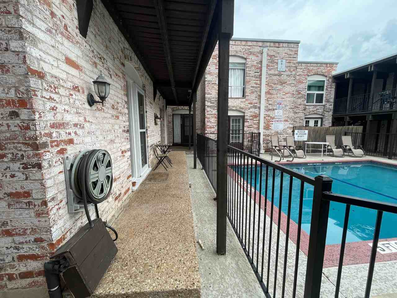 6501 E Hill Dr - Photo 6 of 41