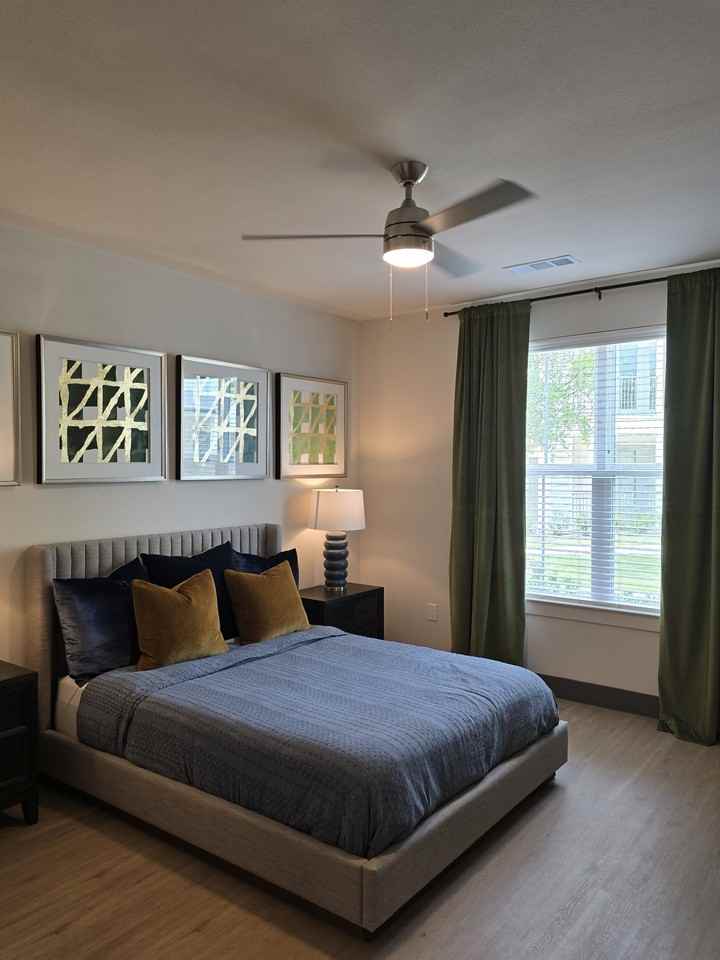 2156 Oak Run Parkway - Photo 6 of 15