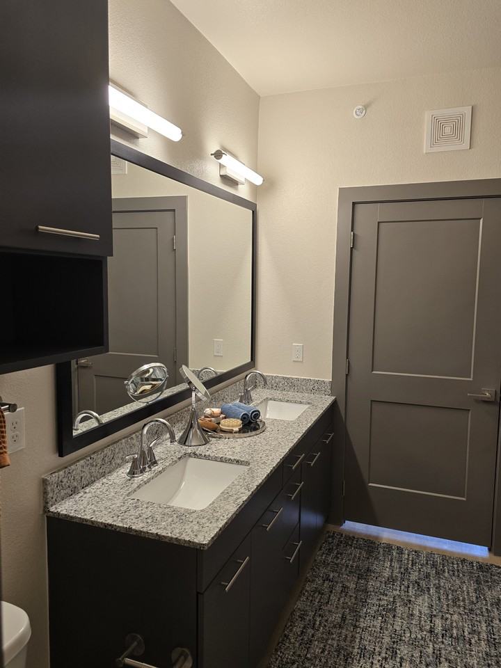 2156 Oak Run Parkway - Photo 7 of 15