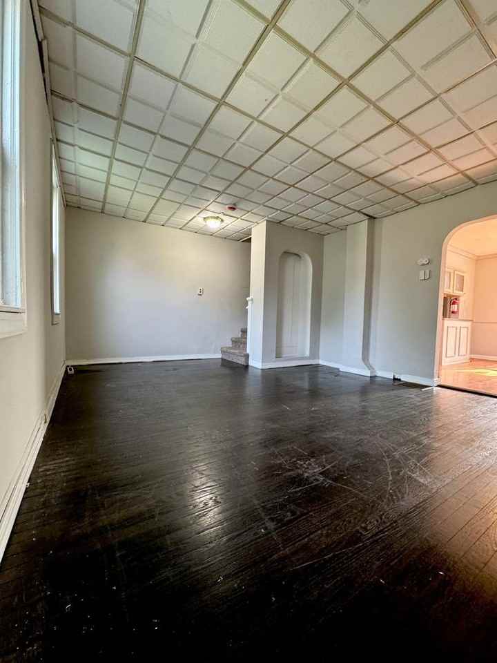 242 New Jersey Rd - Photo 3 of 16