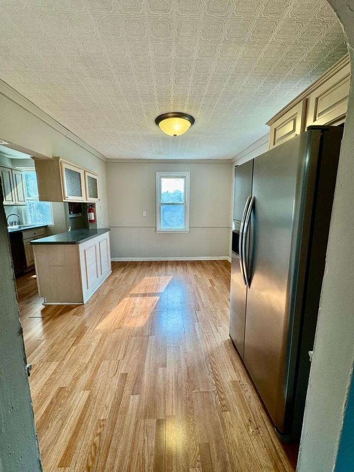 242 New Jersey Rd - Photo 6 of 16