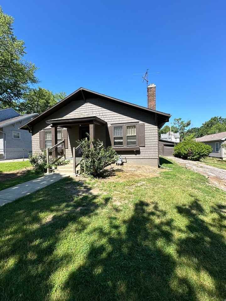 807 N Orchard St - Photo 2 of 10