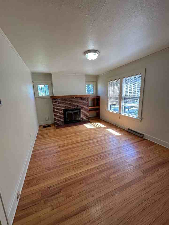 807 N Orchard St - Photo 5 of 10