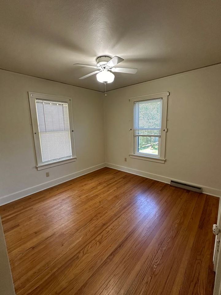 807 N Orchard St - Photo 4 of 10