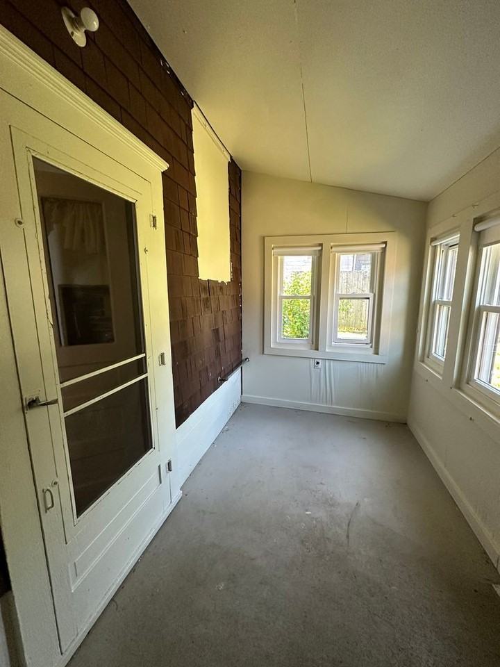 807 N Orchard St - Photo 6 of 10