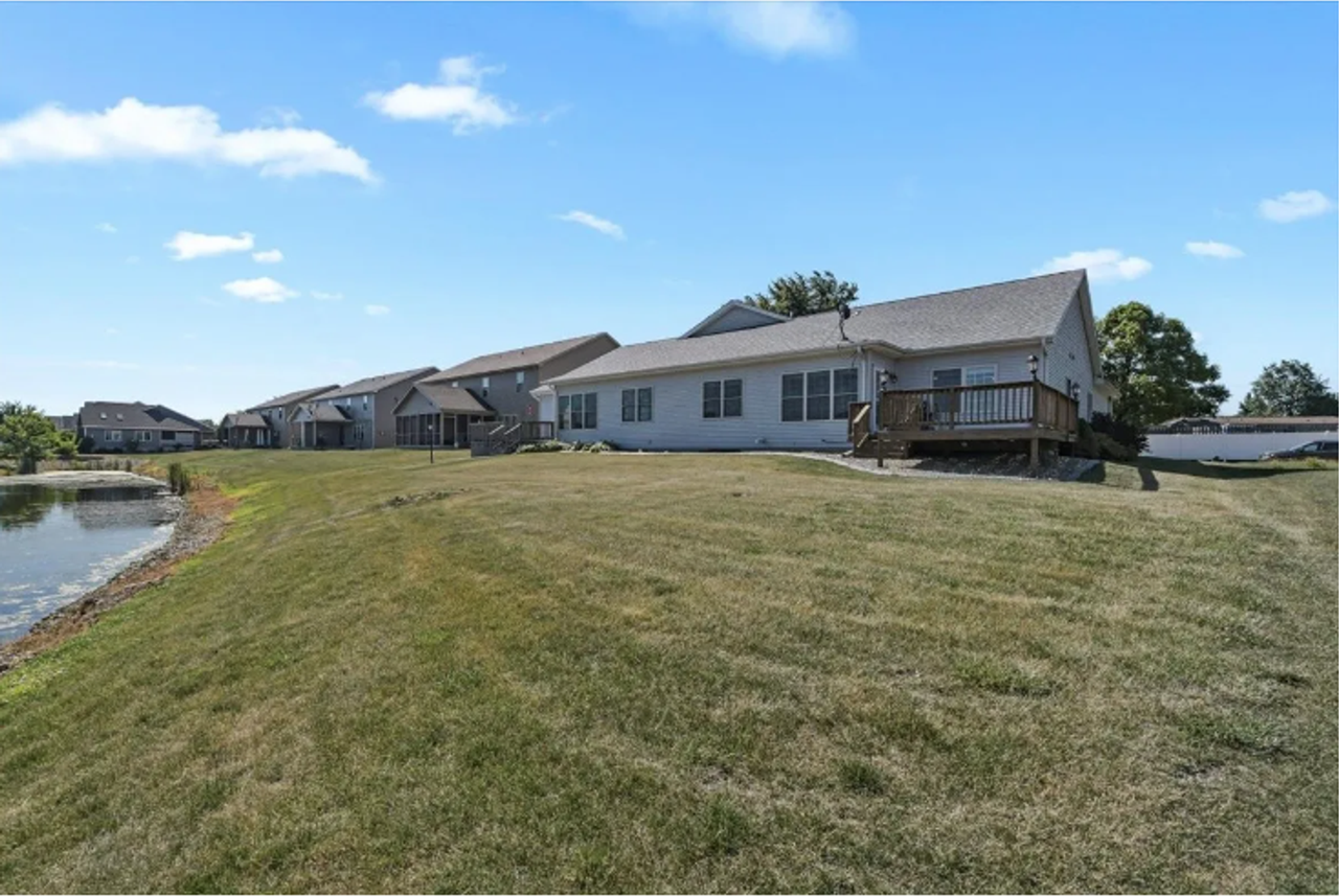 2104 Lucille Ln - Photo 3 of 28