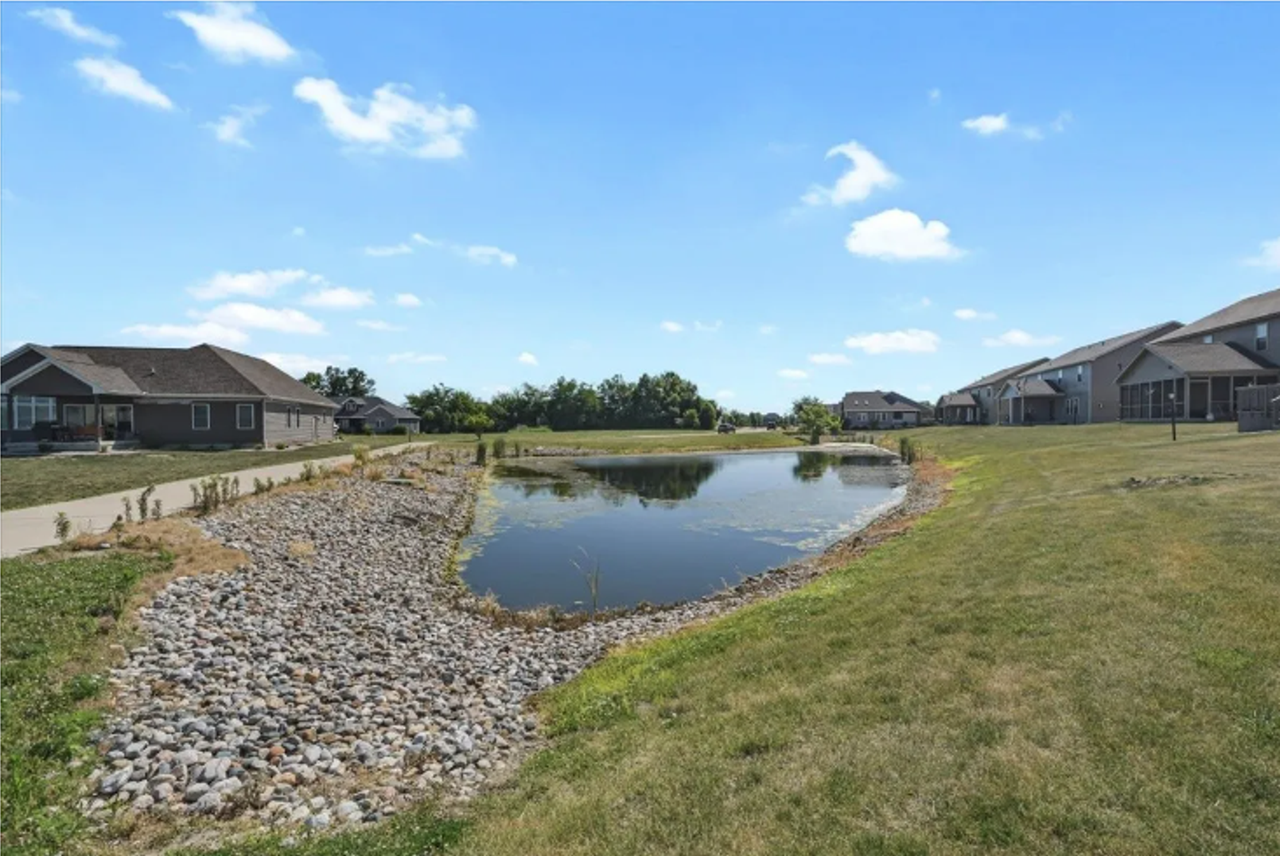 2104 Lucille Ln - Photo 5 of 28