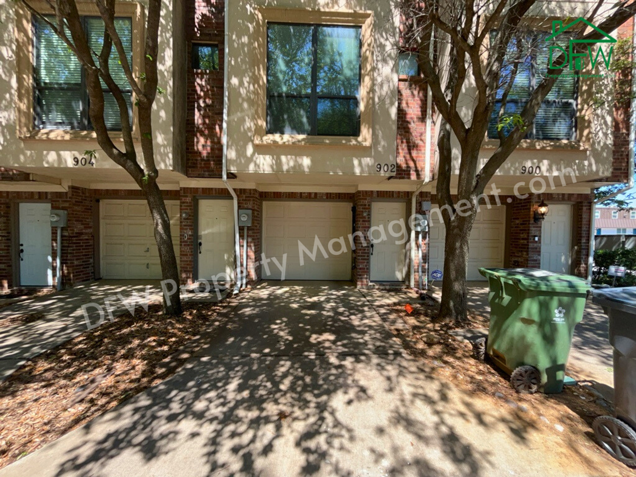 902 Glenn Crossett St - Photo 2 of 36