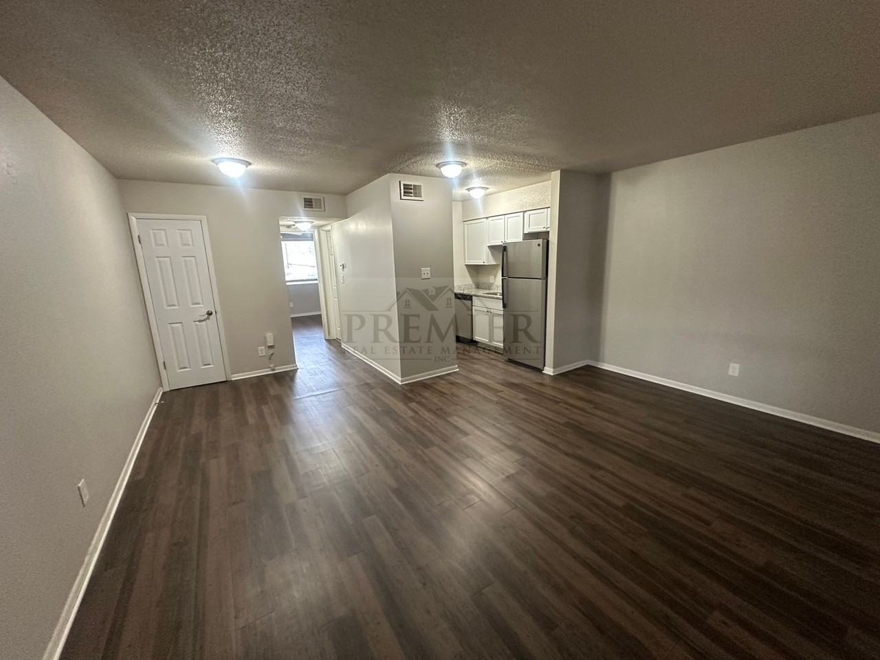 6007 Barton Dr - Photo 5 of 17