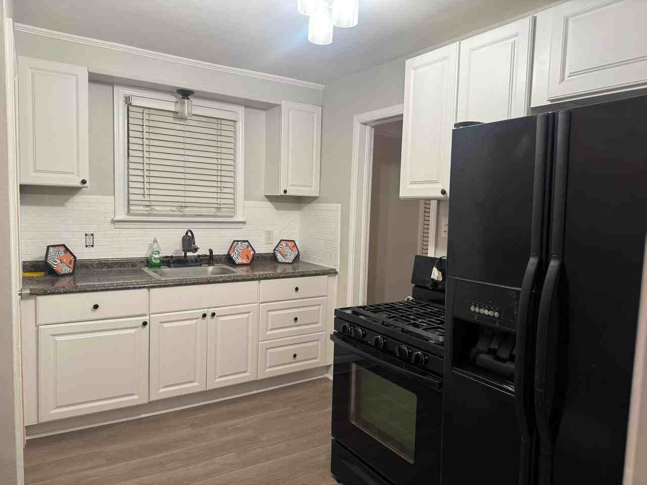 14238 Inkster Road - Photo 5 of 13