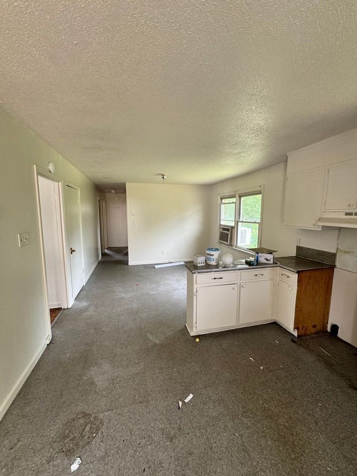 111 Foxhill Dr - Photo 2 of 27