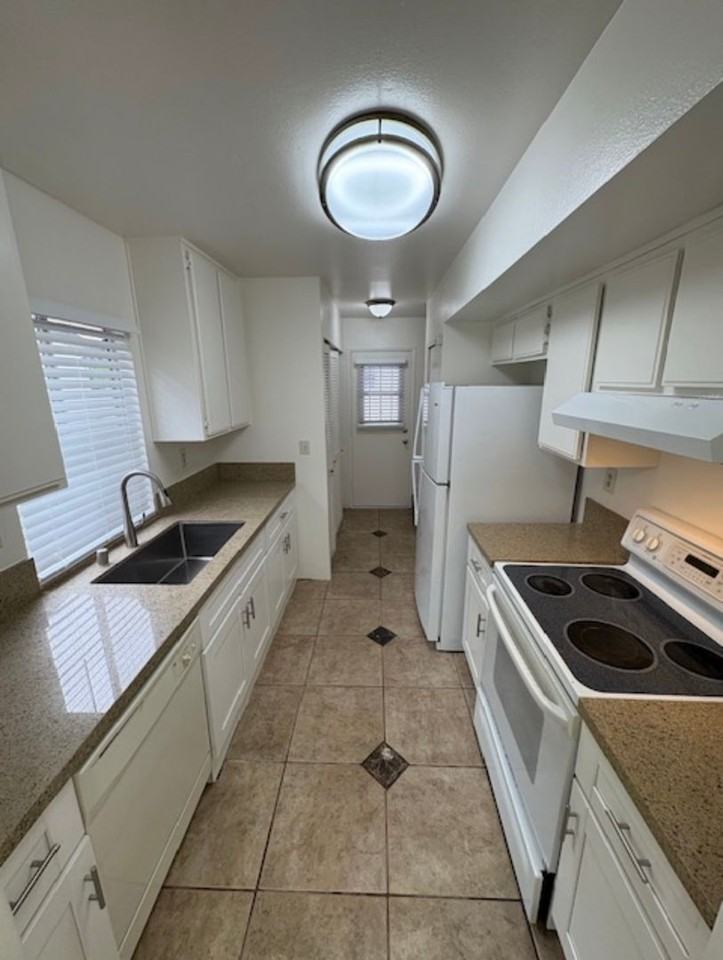 1680 Oro Vista Rd #183 - Photo 2 of 8