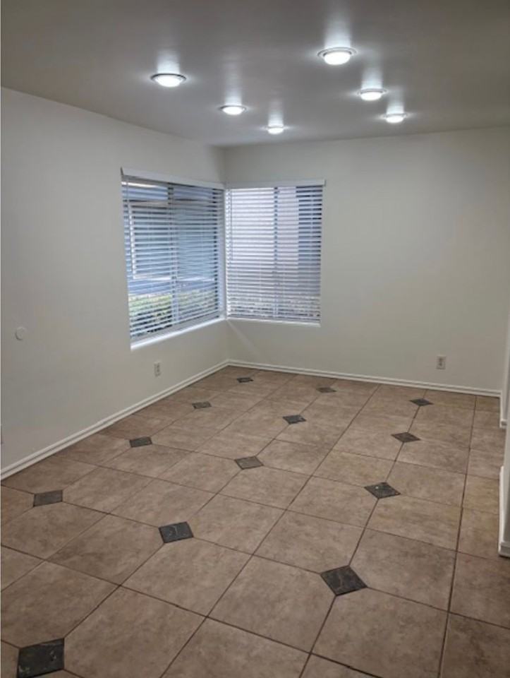 1680 Oro Vista Rd #183 - Photo 5 of 8