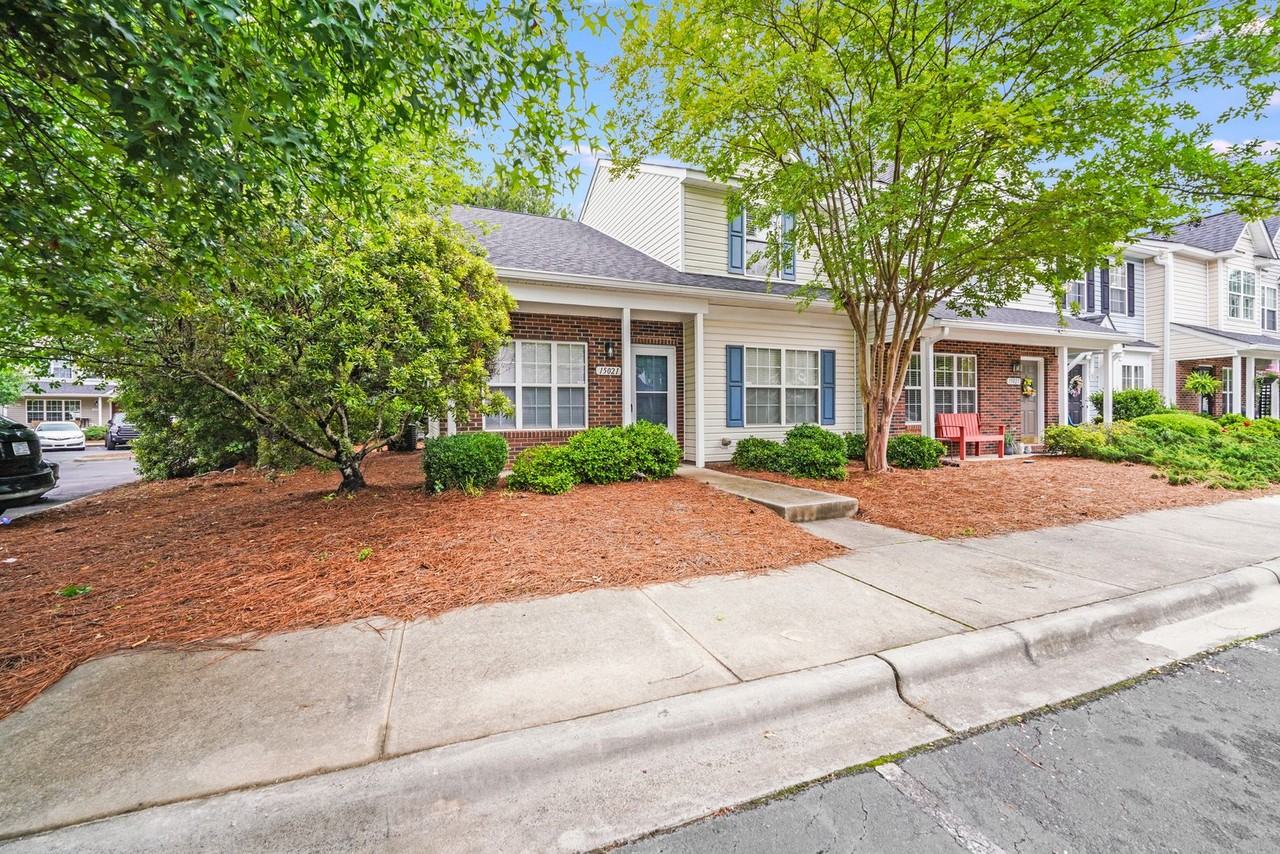 15021 Deshler Ct - Photo 2 of 35
