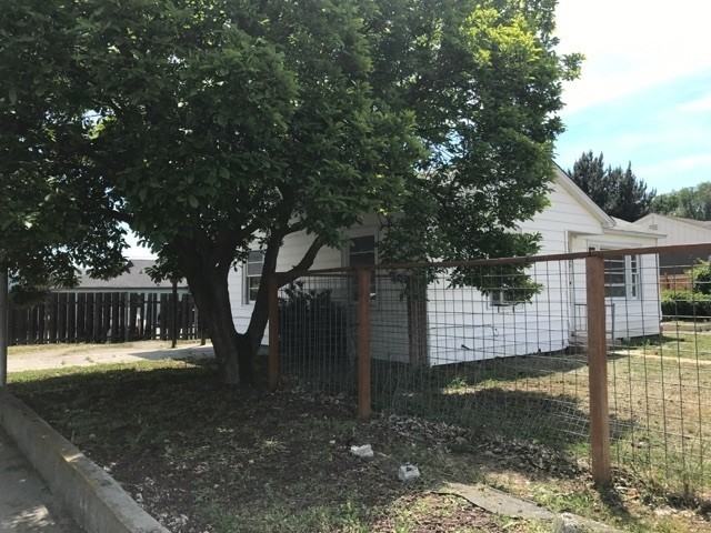1025 Yale Ave - Photo 3 of 15
