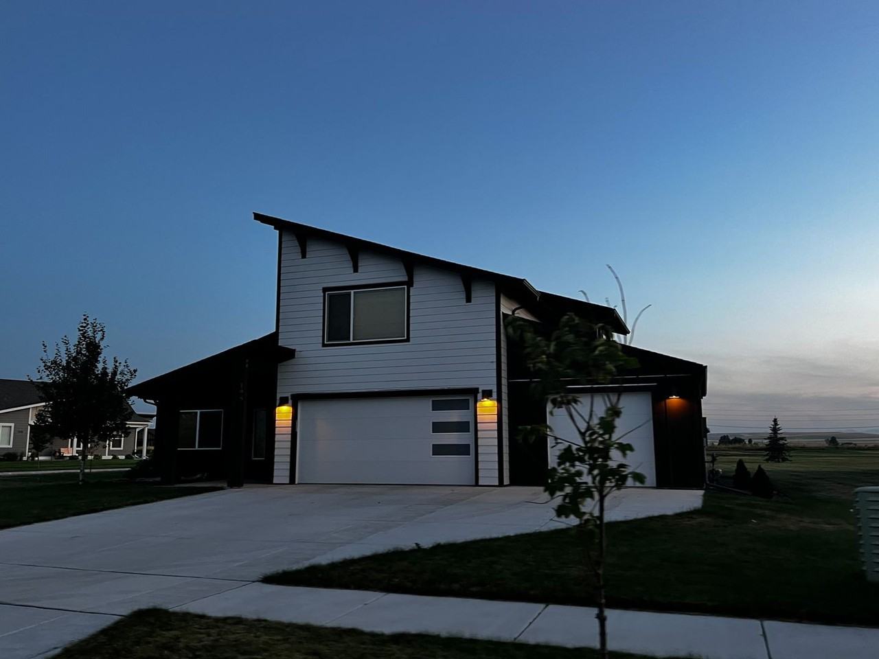 198 Pioneer Crossing Blvd - Photo 3 of 12