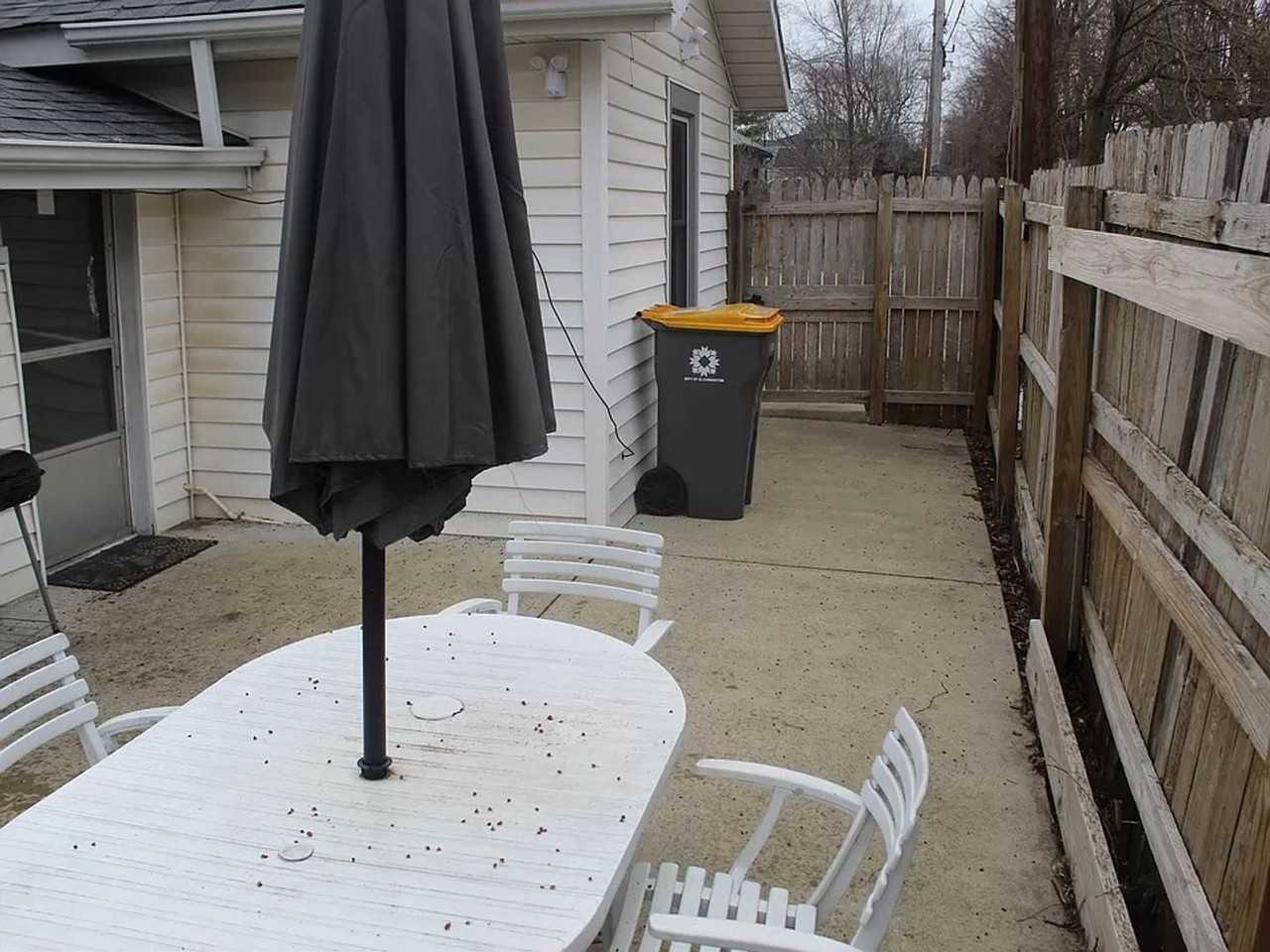 104 E Wilson St - Photo 3 of 21