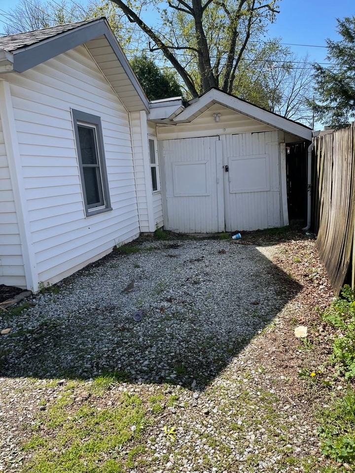104 E Wilson St - Photo 5 of 21