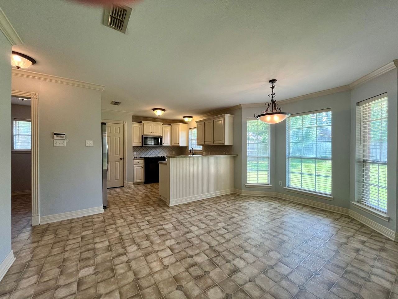 16780 Terrebonne Dr - Photo 6 of 25