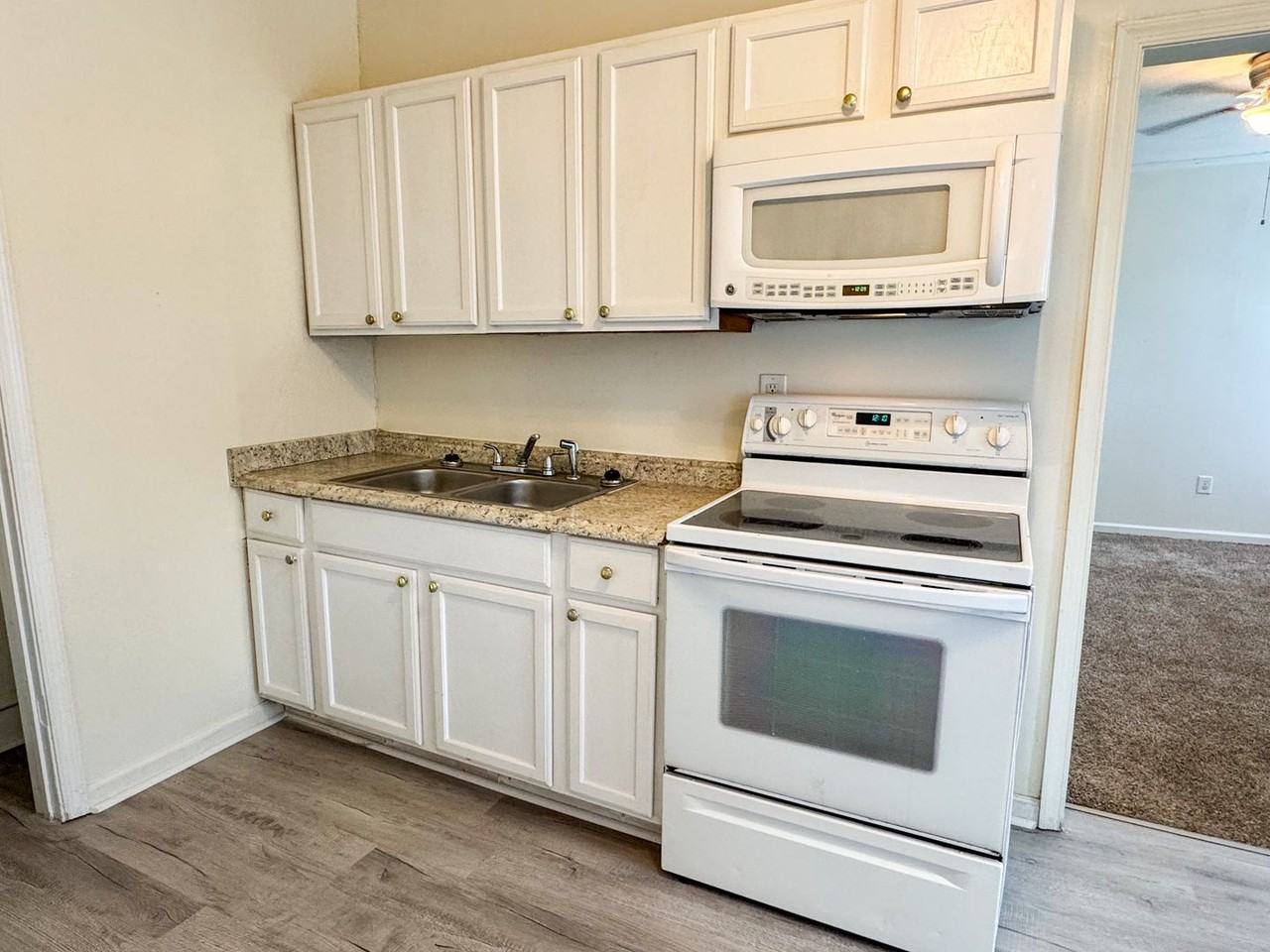 601B E Broadway - Photo 7 of 17