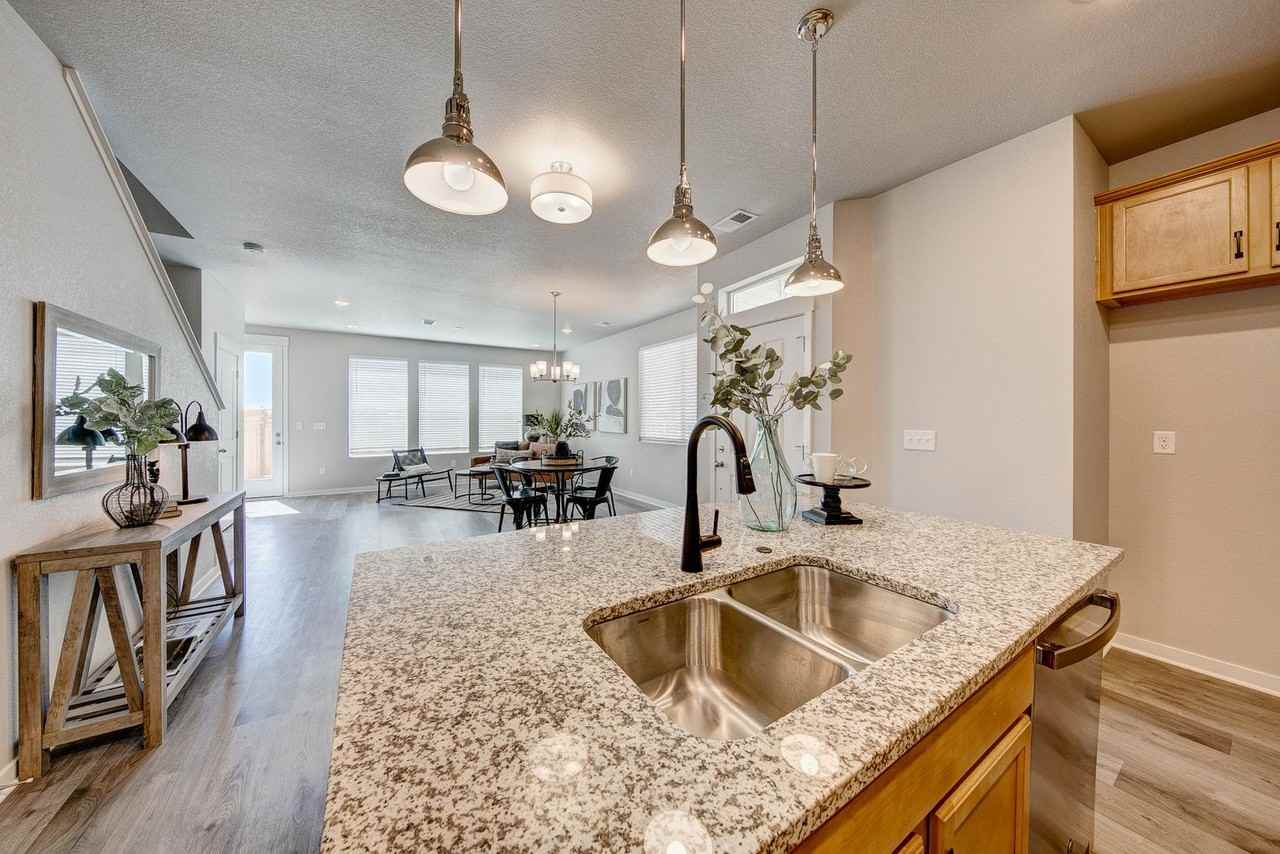 4504 Barrow Ln - Photo 4 of 38