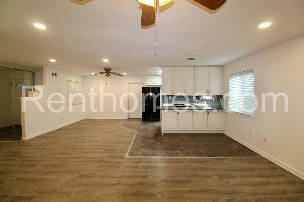 13828 Otis Pl - Photo 3 of 21