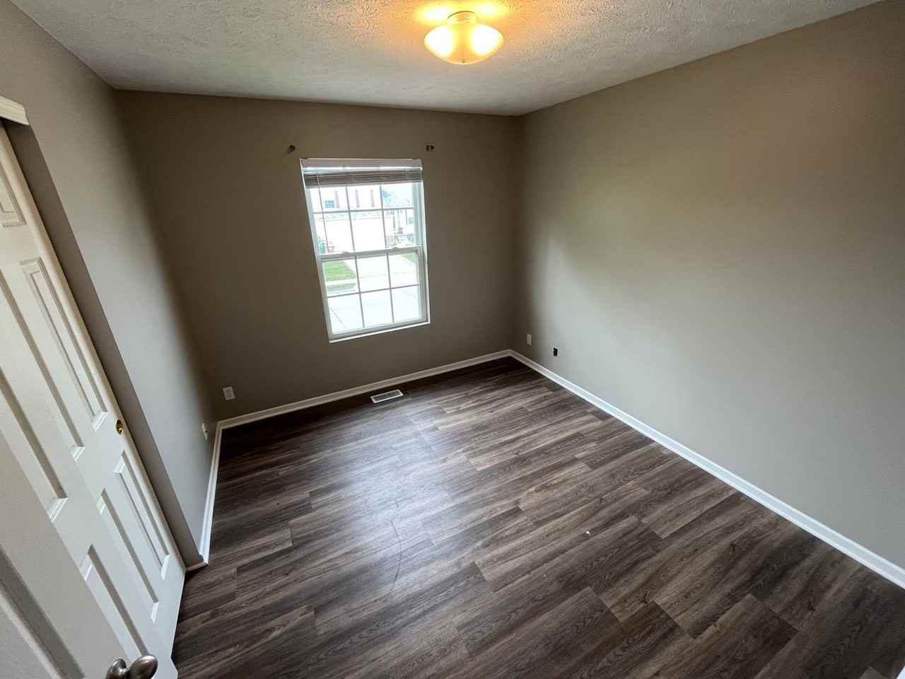 2704 Mesa St - Photo 5 of 12
