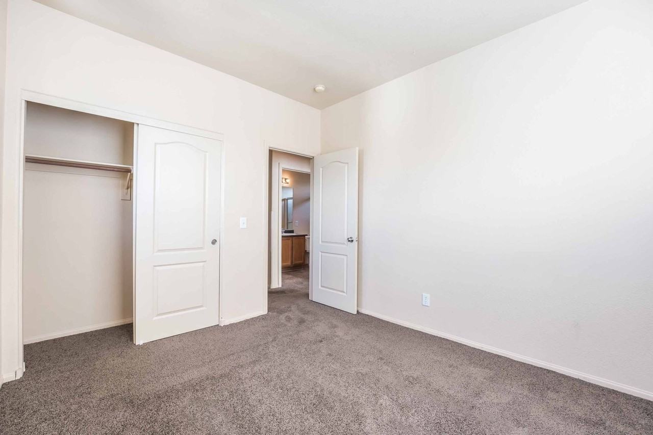 3761 Corpolo Ave - Photo 3 of 27