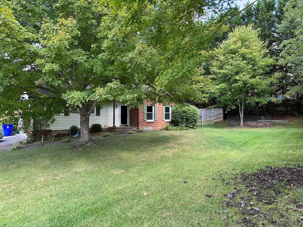 1600 Hardwood Dr - Photo 2 of 33