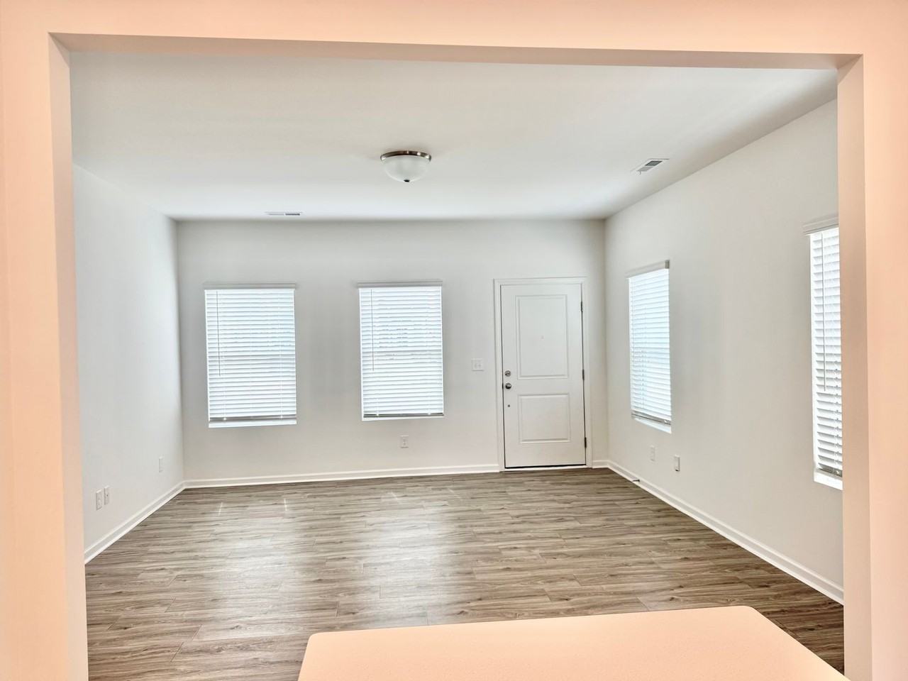 988 Anchor Way - Photo 2 of 14