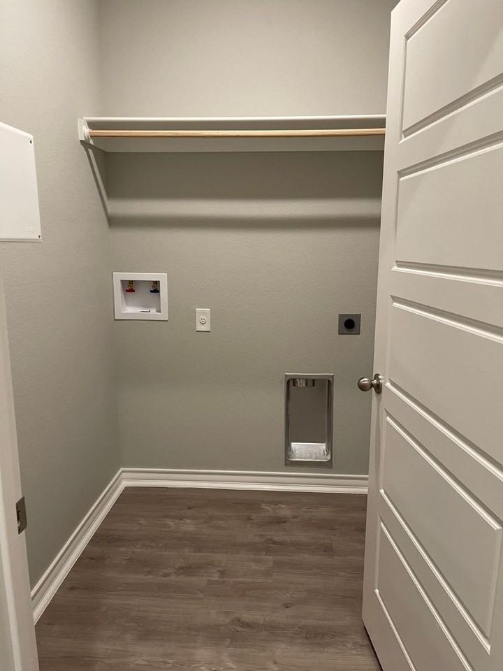 7811 96th St - Photo 4 of 20