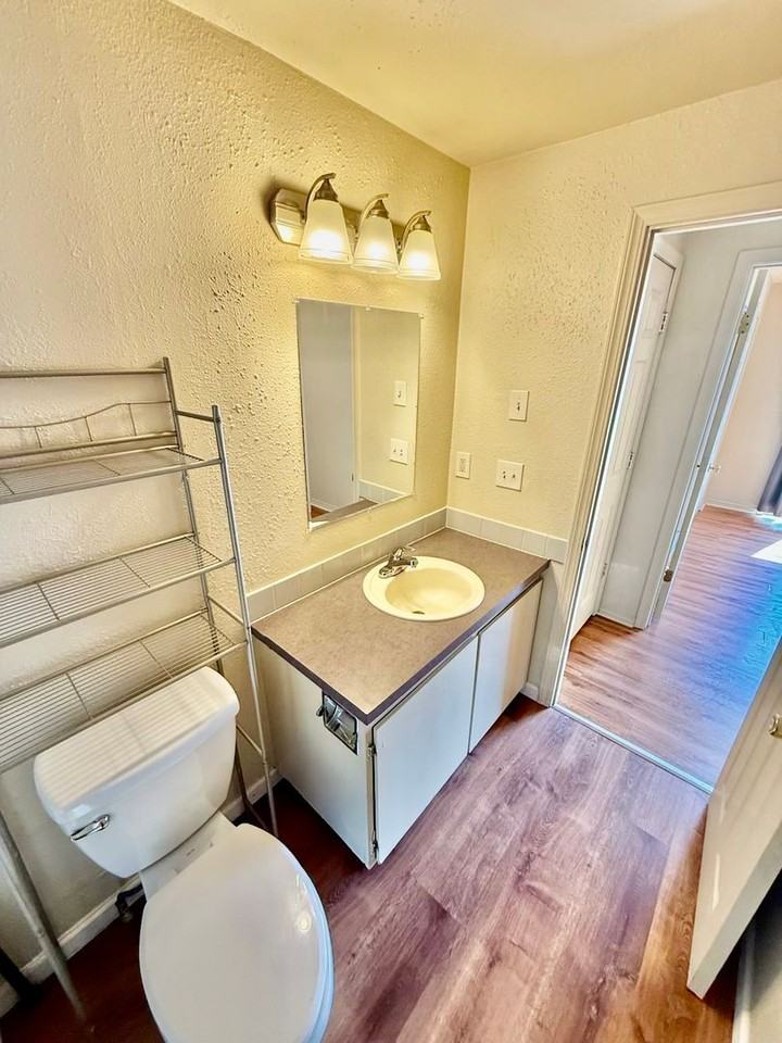 2124 Arthur St #15 - Photo 2 of 11