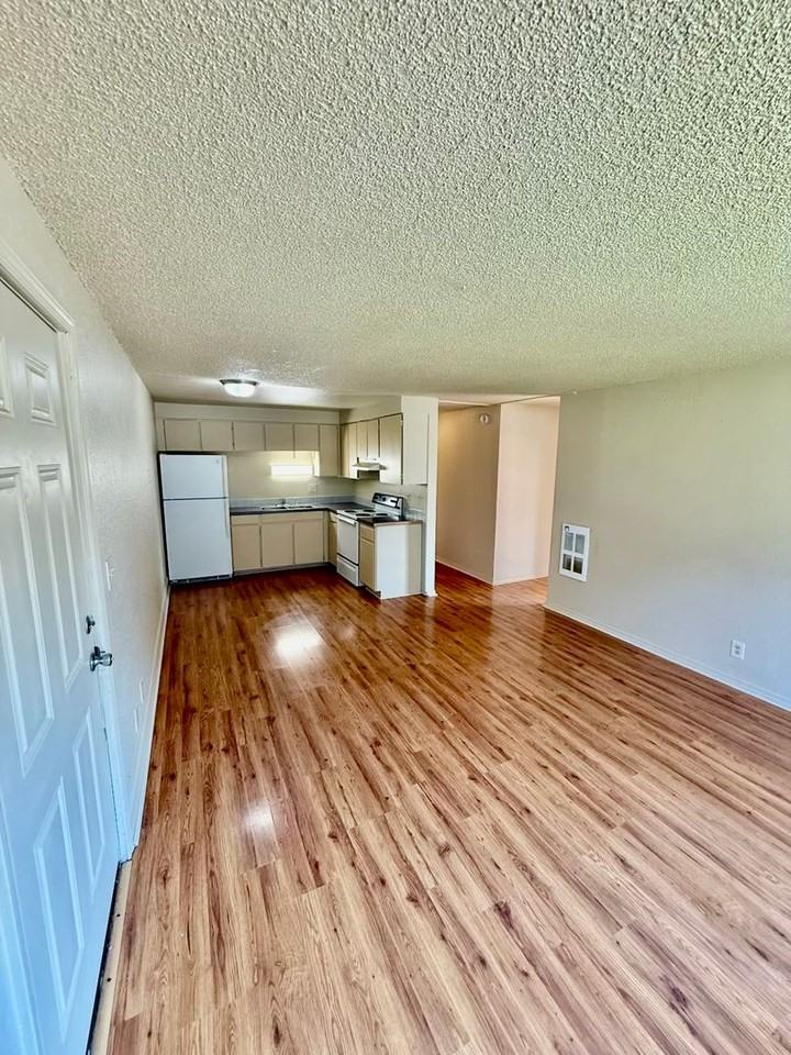 2124 Arthur St #15 - Photo 6 of 11