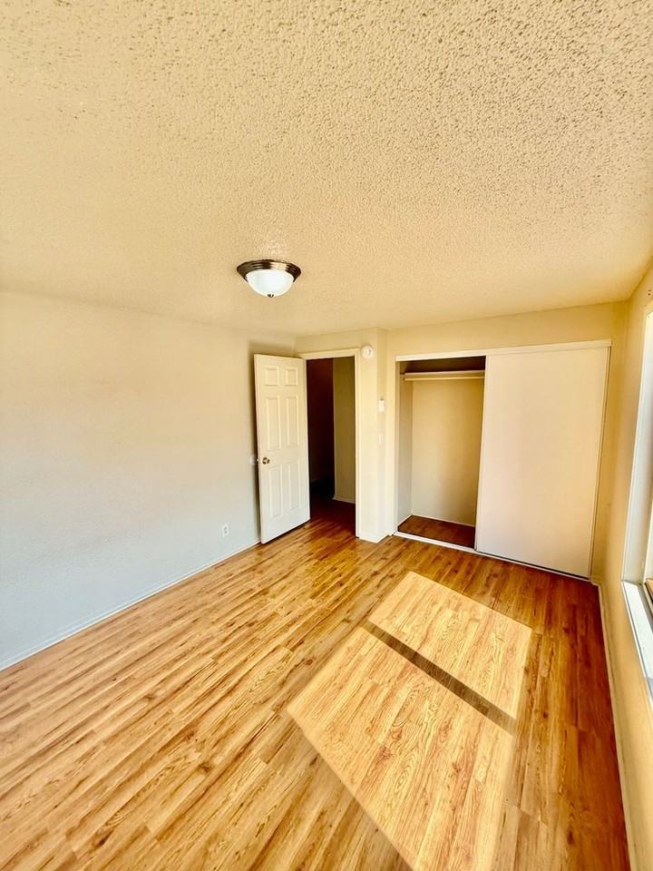 2124 Arthur St #15 - Photo 7 of 11