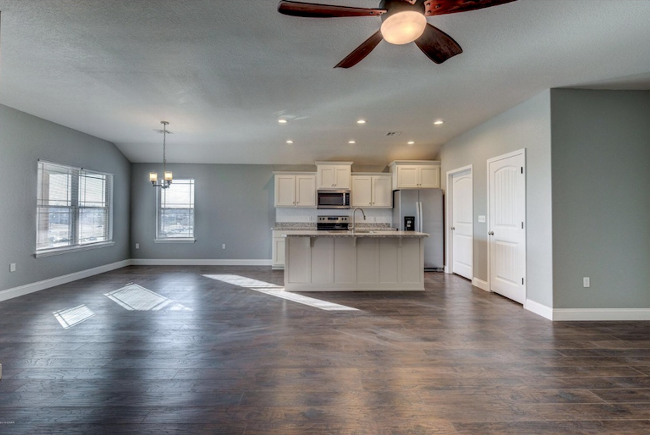 2219 Kentucky Ave - Photo 3 of 10