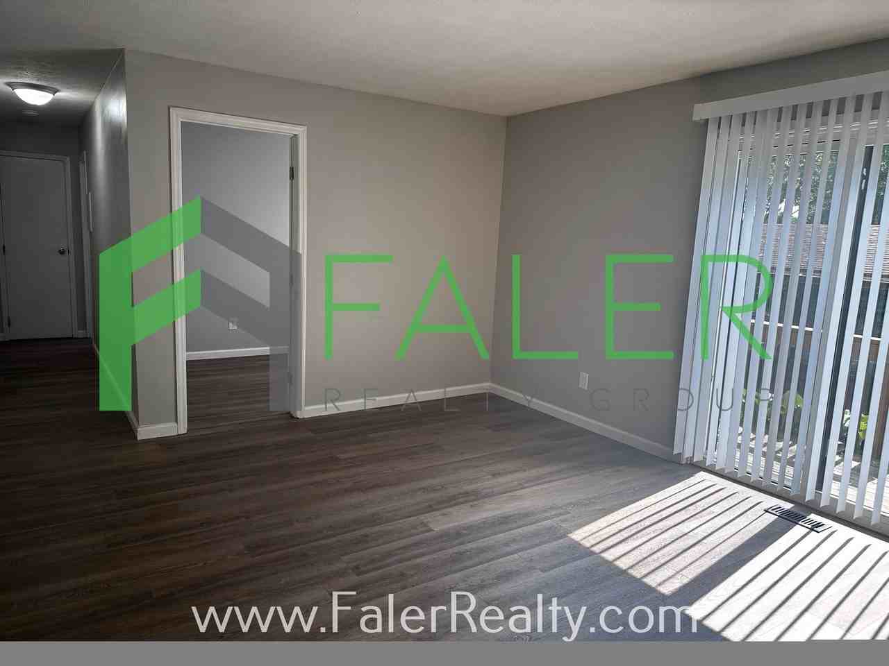5111 Belle Isle Dr - Photo 2 of 13