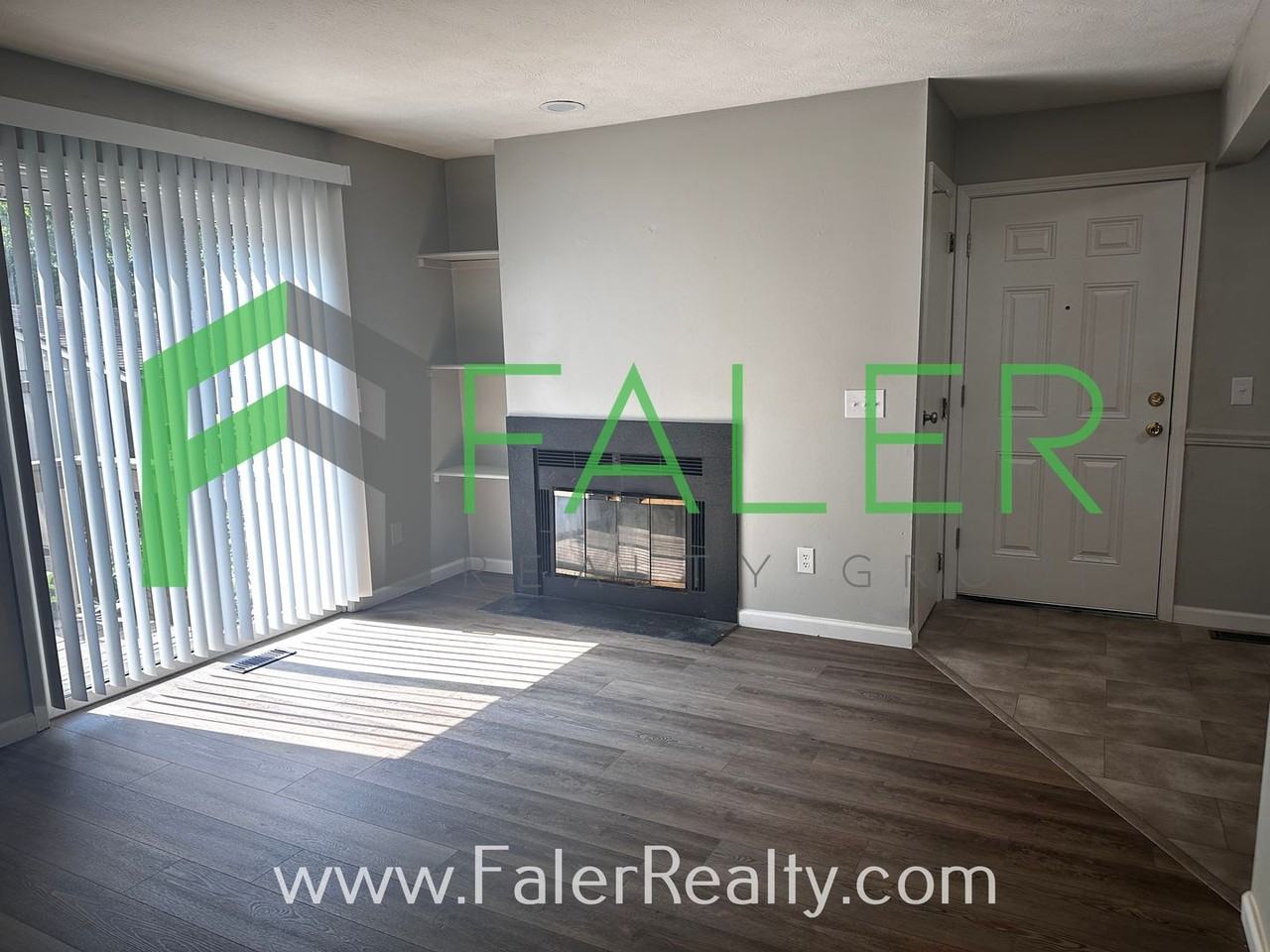 5111 Belle Isle Dr - Photo 3 of 13