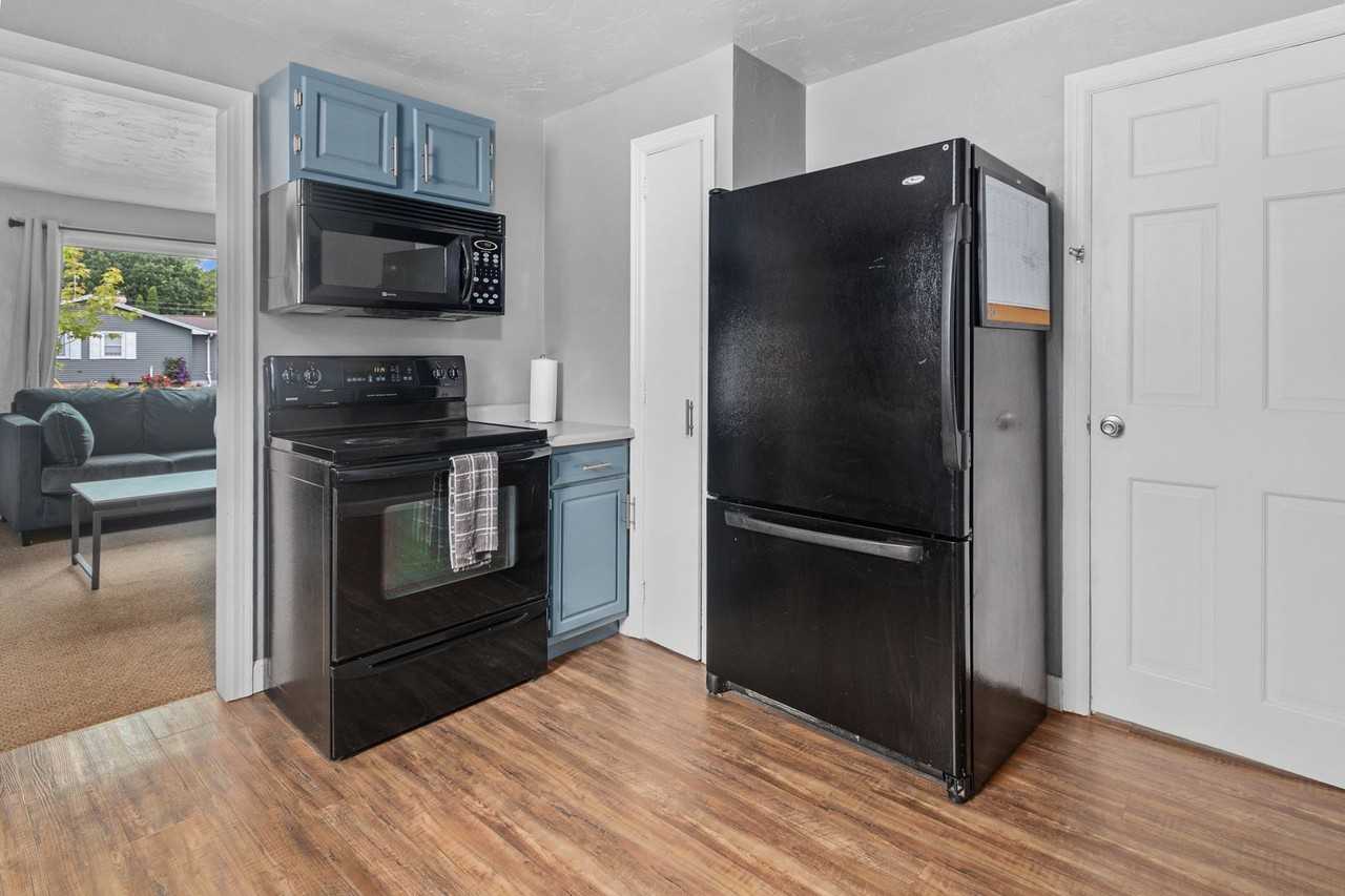 1621 14th Ave - Photo 3 of 17