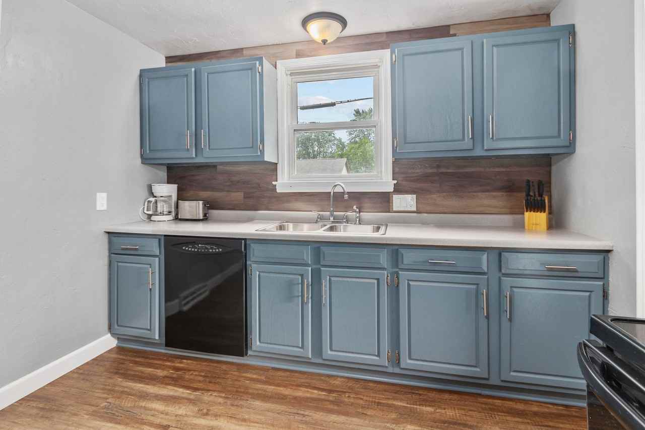 1621 14th Ave - Photo 5 of 17