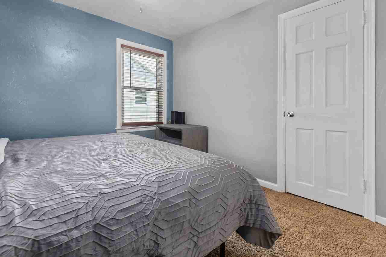 1621 14th Ave - Photo 6 of 17