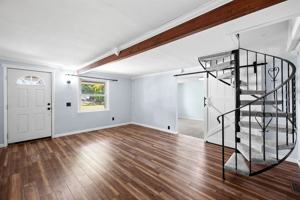 featured image of 1504 E Queen Ave