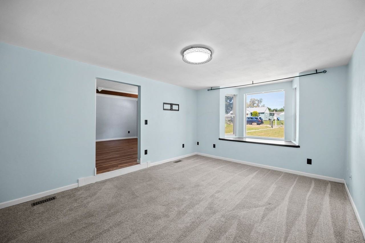 1504 E Queen Ave - Photo 6 of 30
