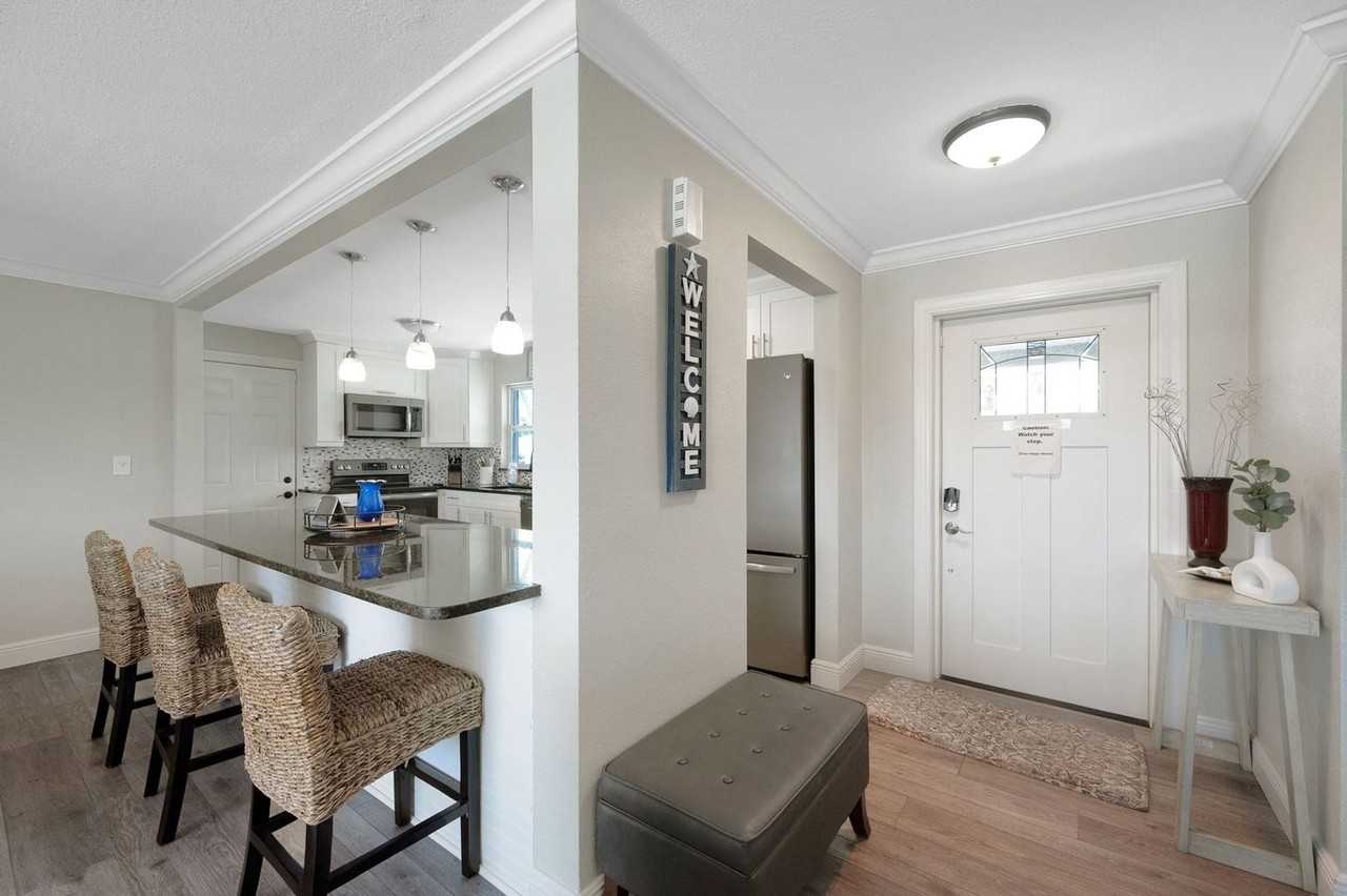 1638 Se 28th St - Photo 6 of 36
