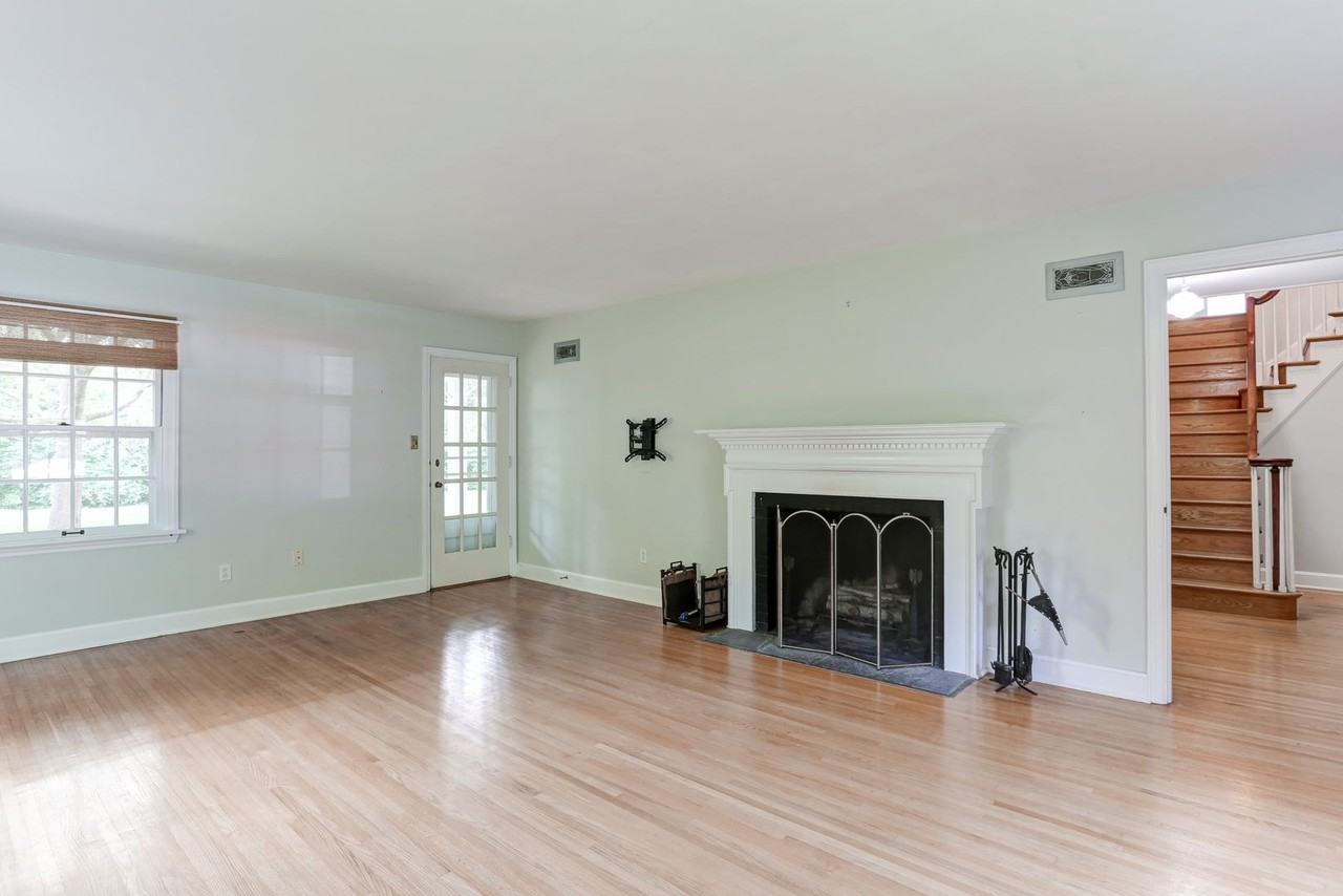 384 N 26th St - Photo 5 of 39