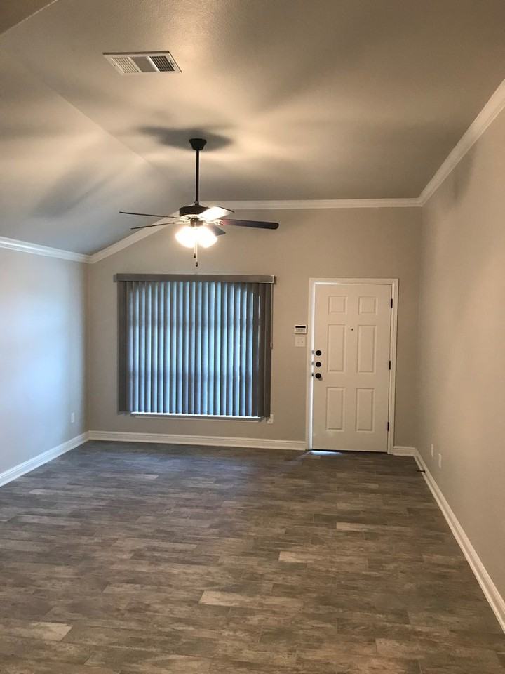 5600 Settlers Ct #B - Photo 5 of 24