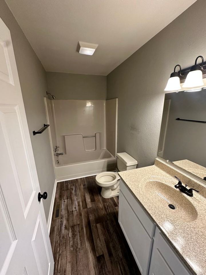 1009 Northwood Dr - Photo 7 of 8