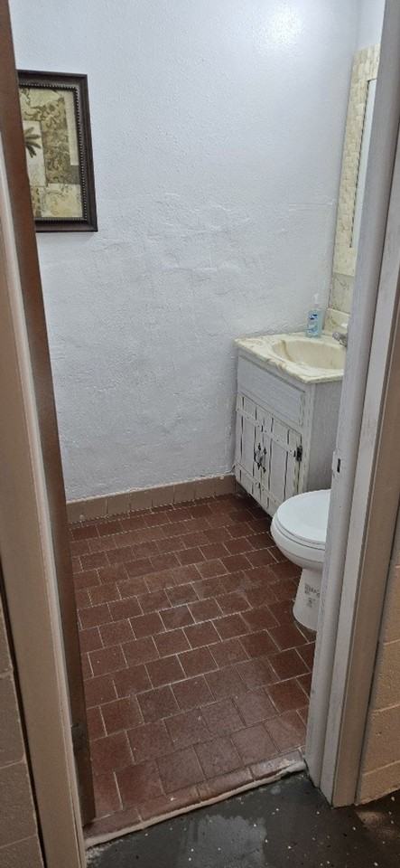 9242 W National/2160 S 93rd St - Photo 3 of 6