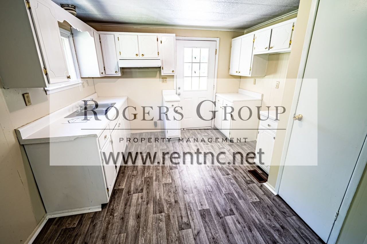 4255 Warrenton Rd - Photo 2 of 10