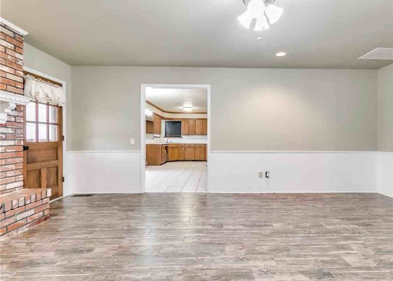 5804 Nw 89th St - Photo 5 of 21